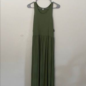 Green maxi dress